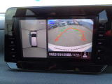 見下ろしているかのような映像で、駐車もスムーズにできる。アラウンドビューモニター