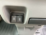 運転席には充電設備もあり、スマホの充電も気にすることなくお出かけできます!!