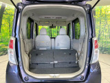 普段のお買い物や通勤、送迎等に十分な荷室スペースを確保しております。セカンドシートを倒すと、大きな荷物の積載も可能です♪