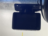 【ドライブレコーダー】映像・音声などの運転中の記録を残します。事故などを起こした起こされた時の証拠になりえますので、もしも時でも安心ですね。