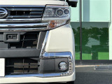 【オートライト(AUTO)】外の明るさをシステムが感知して、自動でヘッドライトが点灯します。ヘッドライトをつけ忘れを防ぐ便利機能です。