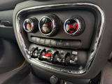 車両の詳細、ご質問につきましては、弊社営業スタッフまでお気軽にご連絡下さいませ。遠方のお客様には実車の詳細画像送信も承ります。お客様からのお問合せをお待ち致しております。