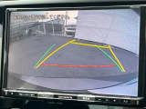 【バックカメラ】駐車時に後方がリアルタイム映像で確認できます。大型商業施設や立体駐車場での駐車時や、夜間のバック時に大活躍!運転スキルに関わらず、今や必須となった装備のひとつです!