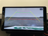 【バックモニター】後ろのカメラの映像をモニターに映し出すことができます!後方の見えない死角や、障害物との距離感をしっかり確認することができます!駐車が苦手な方におすすめです。
