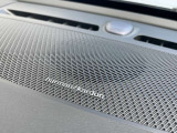 【harman/kardon】世界のオーディオファン垂涎のプレミアムサウンドシステムを搭載。原音に近い音場空間を忠実に再現。乗る人すべてに最良の音響体験を提供します。