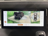 サラウンドカメラ(360&deg;カメラ) 車載のカメラを駆使し、車を真上から見下ろしている映像に変換、センターディスプレイに表示させ、安全な駐車をサポート。縦列駐車や狭い場所への駐車に大きく役立ちます。