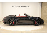 この輝きは本物の証。ぜひ一度、ショールームで実車をご覧ください。