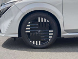 お車でお越しの際は、【東名・厚木IC】【圏央道・厚木南IC】より、R129を平塚方向へまっすぐ3〜4km(約10分程)です。