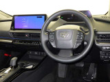 運転席まわりです。 各操作スイッチは使いやすい位置に配置されてます。