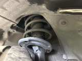 お車を安心してお乗りいただく為には、足回りの定期点検が欠かせません。サービスサポート(有償保証)では無料点検もご提供しており、安心のカーライフをお過ごしいただけるサポート体制が整っています。