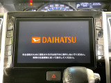 【大画面ナビ】人気の大型8インチナビを装備。存在感のある大画面はインパクト大!ナビ利用時のマップ表示は見やすく、テレビやDVDは臨場感がアップ!いつものドライブがグッと楽しくなります♪