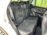 後部座席も気になるようなキズ・汚れやへたり等、大きなダメージはなく、良好な状態です。