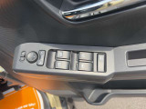 窓スイッチは使用感が出やすい所。文字消えや汚れ、オート機能・ロック操作の有無も確認◎。