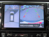 車の真上から見下ろしたような360度視界の良い『アラウンドビューモニター』です♪♪ 苦手な狭い駐車場、暗い所でも確認ができてとっても安心です♪♪