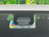 【スズキ セーフティサポート】走行中に前方の車両等を認識し、衝突しそうな時は警報とブレーキで衝突回避と被害軽減をアシスト。より安全にドライブをお楽しみいただけます。