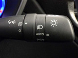 【オートライト】車外の明るさに応じて、自動的にライトの点灯・消灯をしてくれます。