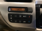 オートエアコンでオールシーズン快適に過ごせます。