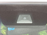 【ホンダセンシング】走行中に前方の車両等を認識し、衝突しそうな時は警報とブレーキで衝突回避と被害軽減をアシスト。より安全にドライブをお楽しみいただけます。