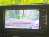 【バックカメラ】駐車時に後方がリアルタイム映像で確認できます。大型商業施設や立体駐車場での駐車時や、夜間のバック時に大活躍!運転スキルに関わらず、今や必須となった装備のひとつです!