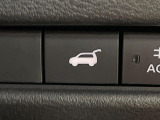 【パワーバックドア】スマートキーや運転席のボタンを押すだけでリアゲートが自動で開閉します!荷物を持っている時や、高い位置にあるバックドアを閉める際に便利な機能です♪