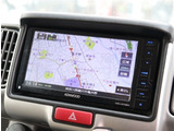 『1台』のお車に対して、3名体制で日々議論を重ね仕入れを行っております。