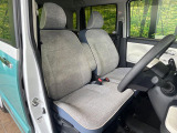 運転席シート廻りは使用感も少なく、良好な状態となっています。丁寧に使われていたことがよくわかりますね。