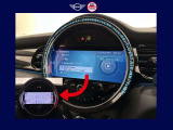 iPhoneを無線で接続して、対応したアプリを車載ディスプレイで使用できる「Apple CarPlay」にも対応