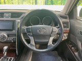 【純正革巻きステアリング】上質な革を使用することで、手にしっかり馴染みとても運転しやすいハンドルです♪