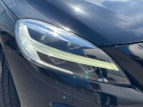 LEDヘッドライトは北欧神話でのトールハンマーがスタイリッシュなデザイン性となっており他車を魅了します。