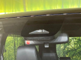【トヨタセーフティセンス】走行中に前方の車両等を認識し、衝突しそうな時は警報とブレーキで衝突回避と被害軽減をアシスト。より安全にドライブをお楽しみいただけます。