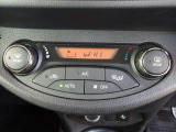 オートエアコンを装着しておりますので車内をお好みの快適な温度に保つことが可能です!