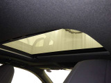 サンルーフ装備車両! 晴れやかな気分でドライブを楽しむことが出来ますよ♪