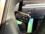 【クルーズコントロール】高速道路もラクラク走行。アクセルを離しても一定速度で走行ができ、長距離運転時の負担を軽減!加速・減速も簡単なスイッチ操作で調整できます。