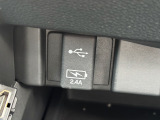 USBポートも装備されております♪
