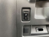 運転席にはシートヒターもついています。