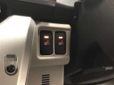 運転席・助手席にはシートヒーターが設定されています。冬の寒い日も下肢を温めてくれるので快適に過ごせます。