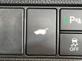 【ハンズフリーパワーバックドア】リアバンパー下部に足先を出し入れするだけでバックドアが自動で開閉♪両手が荷物でふさがっている時でもラクラク開閉操作が行えます!