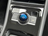 音量などのスイッチ類は運転中でも操作しやすい位置に配置されております