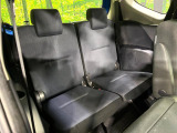 床下収納式のサードシートです。座席部分をコンパクトに収納でき、広大な荷室スペースとしてお使いいただけます!乗車人数や荷物の量など利用シーンに合わせて3列目を有効活用でき、とっても便利♪
