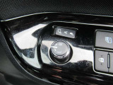 駐車時や狭い道でのすれ違い時に気を使うミラー。電動格納式ドアミラーはそんな時に便利です。