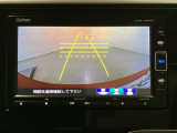 バックでの車庫入れも安心です! リアカメラが付いているバックモニター付のナビを装備しております。操作線もついており距離感も画面から確認できます。