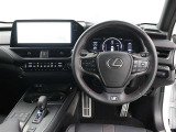 運転席廻りです。