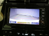 バックモニターがついていますので、バックでの駐車が苦手な方でも大丈夫です 実際のバック駐車は目視確認と合わせてお使い下さい