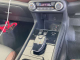 駐車ブレーキは電動式です。オートホールド機能付きで便利ですね