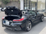 時を経ても深い魅力を放ち続けるBMW。より快適にお乗り頂くためにサポートプログラムをご用意しております。※認定中古車保証は登録日より最長4年間まで延長が可能です。