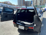 MINIを熟知したメカニックによる、100項目の納車前点検。ドイツ本国と同様の教育・訓練を受けたメカニックが、100項目にも上るポイントを徹底的に点検、整備した後にお客様にお引渡しします。