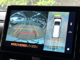 【パノラミックビューモニター】専用のカメラにより、上から見下ろしたような視点で360度クルマの周囲を確認することができます☆死角部分も確認しやすく、狭い場所での切り返しや駐車もスムーズに行えます。