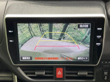 【バックカメラ】駐車時に後方がリアルタイム映像で確認できます。大型商業施設や立体駐車場での駐車時や、夜間のバック時に大活躍!運転スキルに関わらず、今や必須となった装備のひとつです!