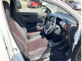 【運転席・助手席】☆ゆったり☆ひろびろ☆の車内スペース♪一人一人の空間に余裕があります♪