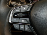【ステアリングリモコン】ステアリングにオーディオ調節可能なスイッチが装備されていますので運転中でも視線をそらさずにオーディオの調節が可能です!